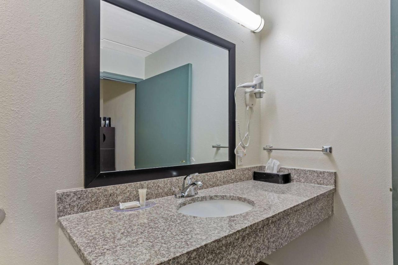 Clarion Pointe Kimball By Choice Hotels Luaran gambar
